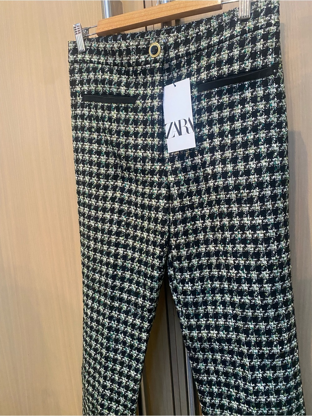 Zara Houndstooth Knit Slight Crop in Black & Cream Womens